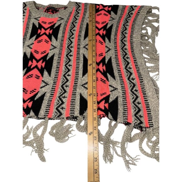 Soho Apparels S Geometric Aztec Knit Poncho With Fringe In Coral & Black - Picture 6 of 8